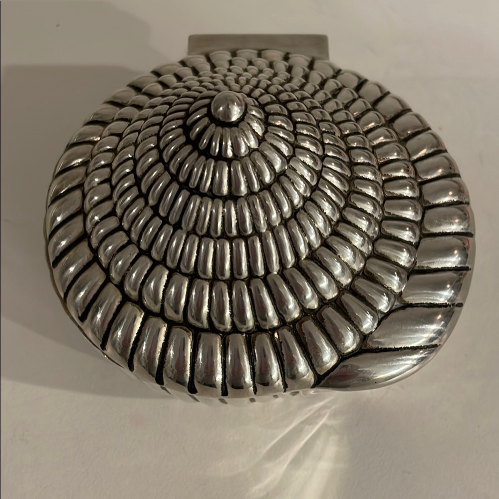 Vintage Silver Plated Textured Shell hinged box for jewelry or trinkets